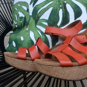 Clarks Caslynn Harp Sandals